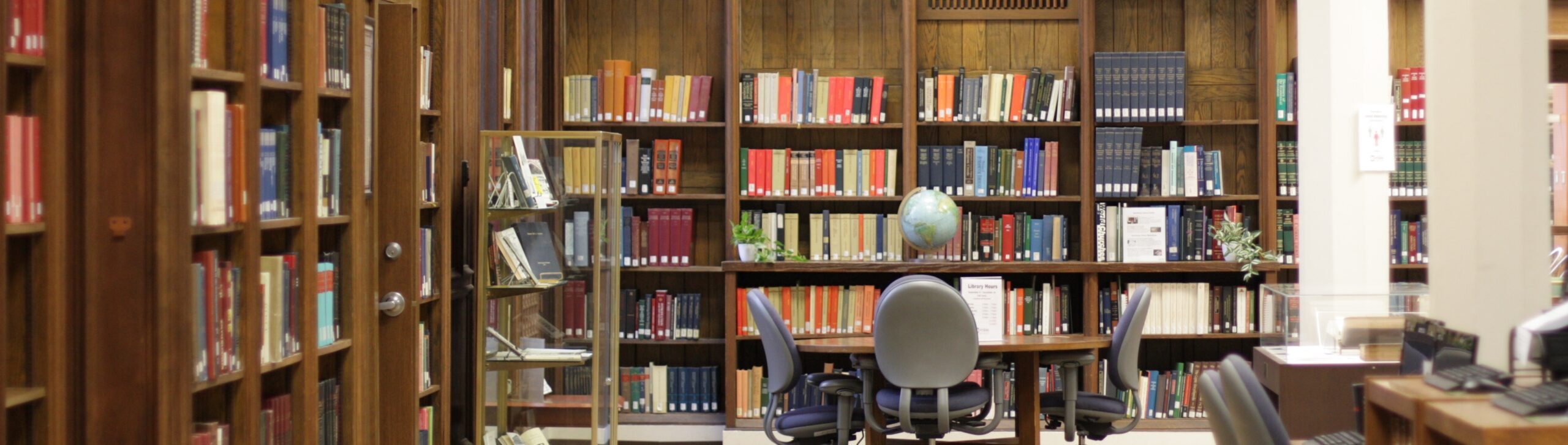 Cropped image of study space in Styberg Library